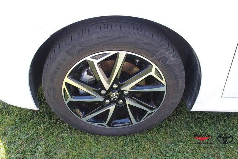 Toyota Yaris 1.5 Hybrid 5 porte Lounge