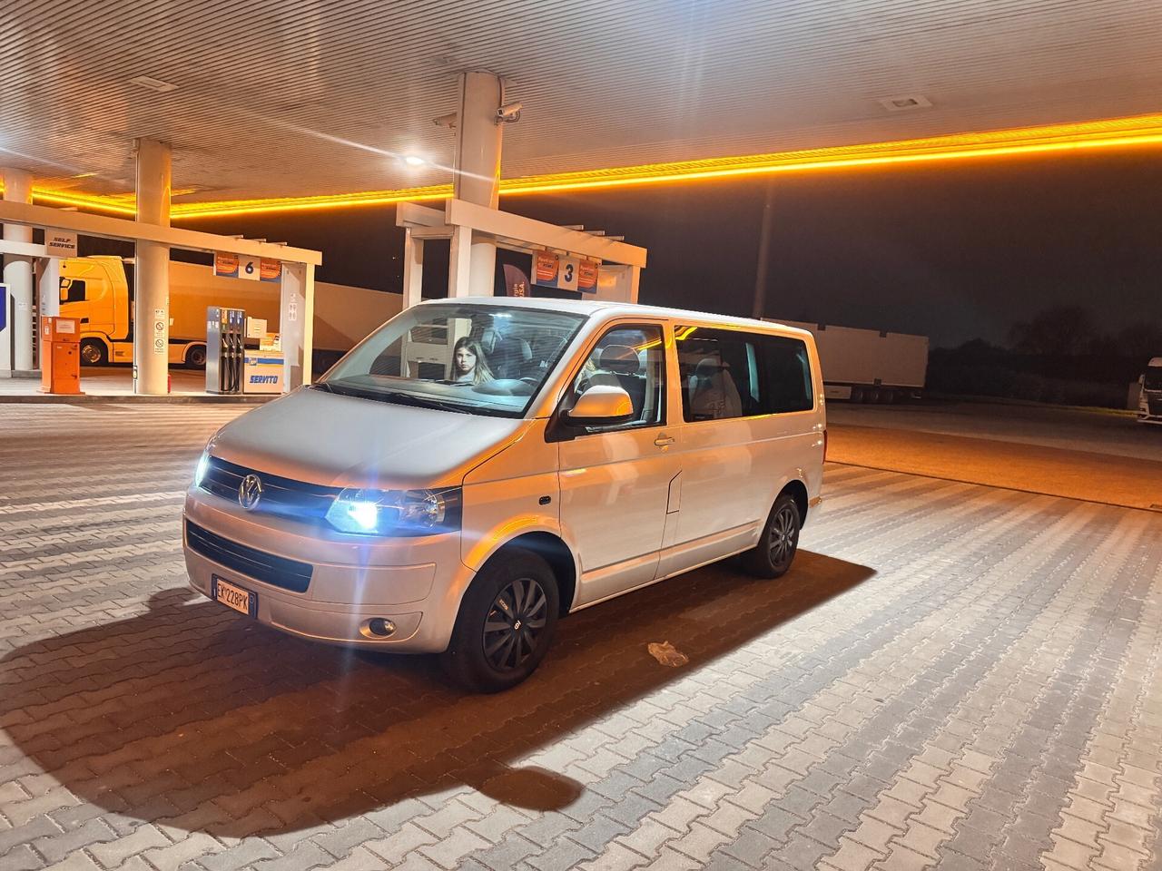Volkswagen Multivan 2.0 TDI 140CV 9 posti