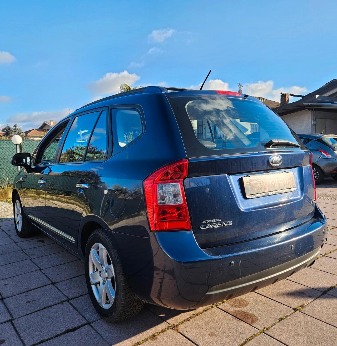 Kia Carens 2.0 16V CRDi VGT LX Family