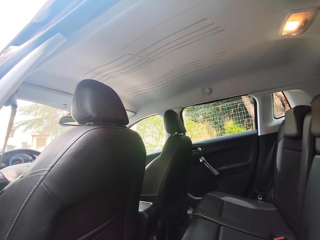 Peugeot 2008 1.6 e-HDi 92 CV Allure leggi
