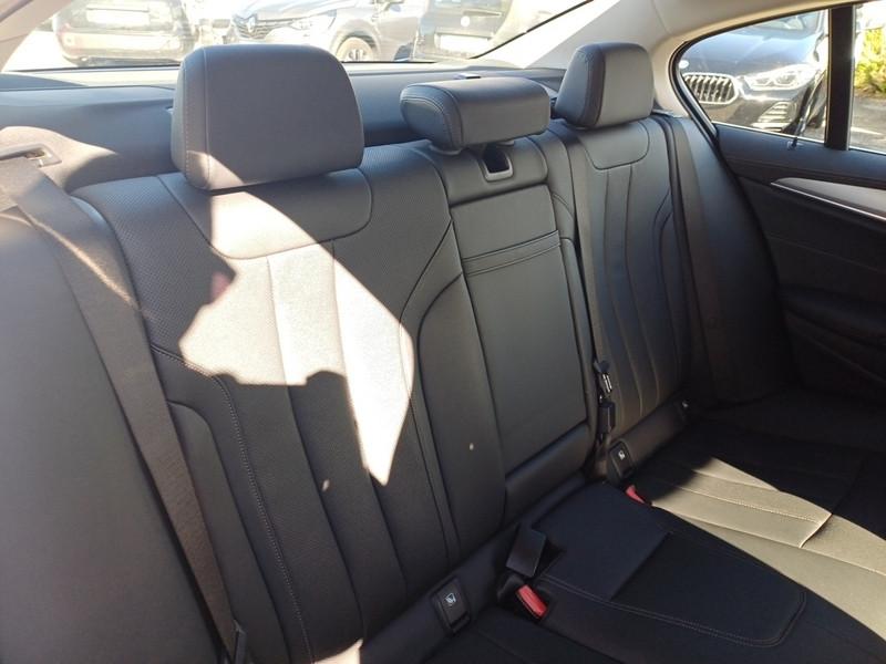 BMW 518 48V BUSINESS AUTO 4 PORTE BERLINA