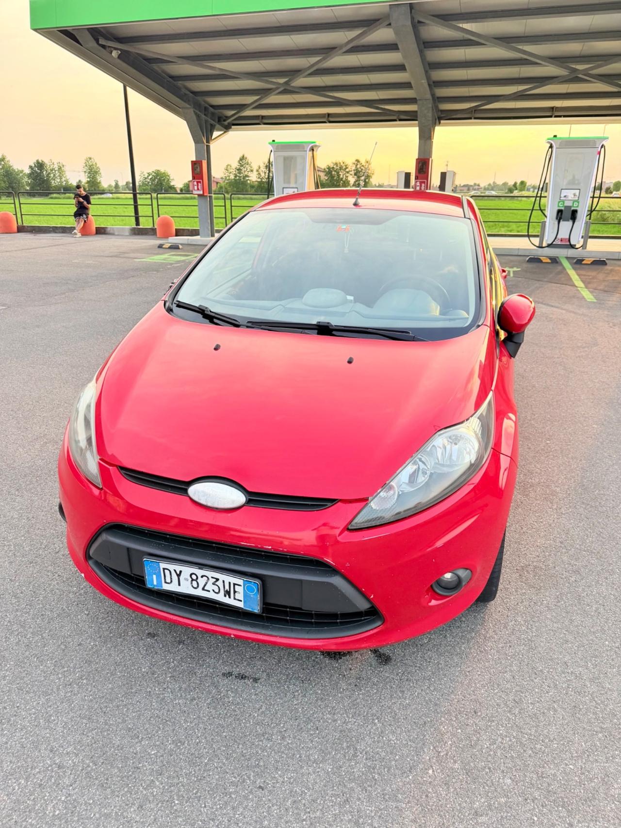 Ford Fiesta 1.4 5 Porte Motore NUOVO