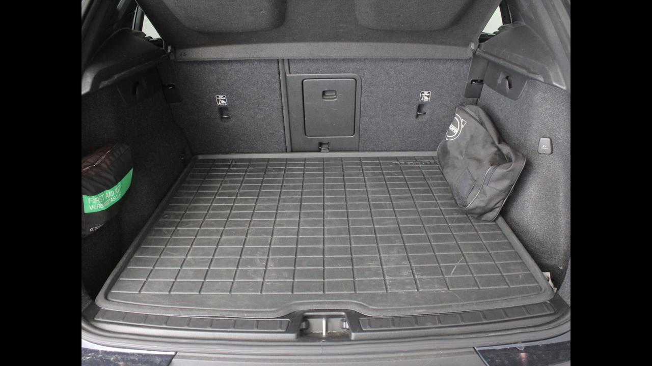 VOLVO XC40 - XC40 1.5 t2 Momentum Pro auto my21