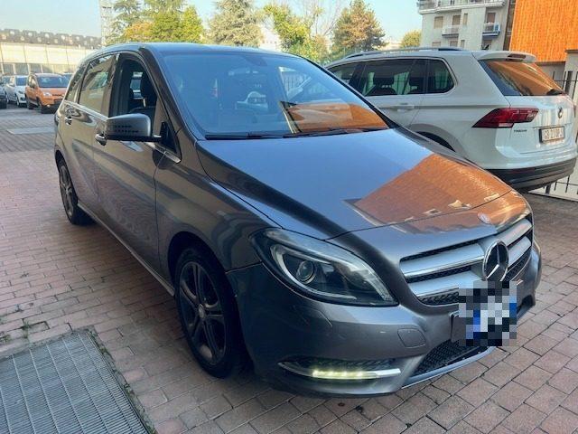 MERCEDES-BENZ B 180 CDI Premium