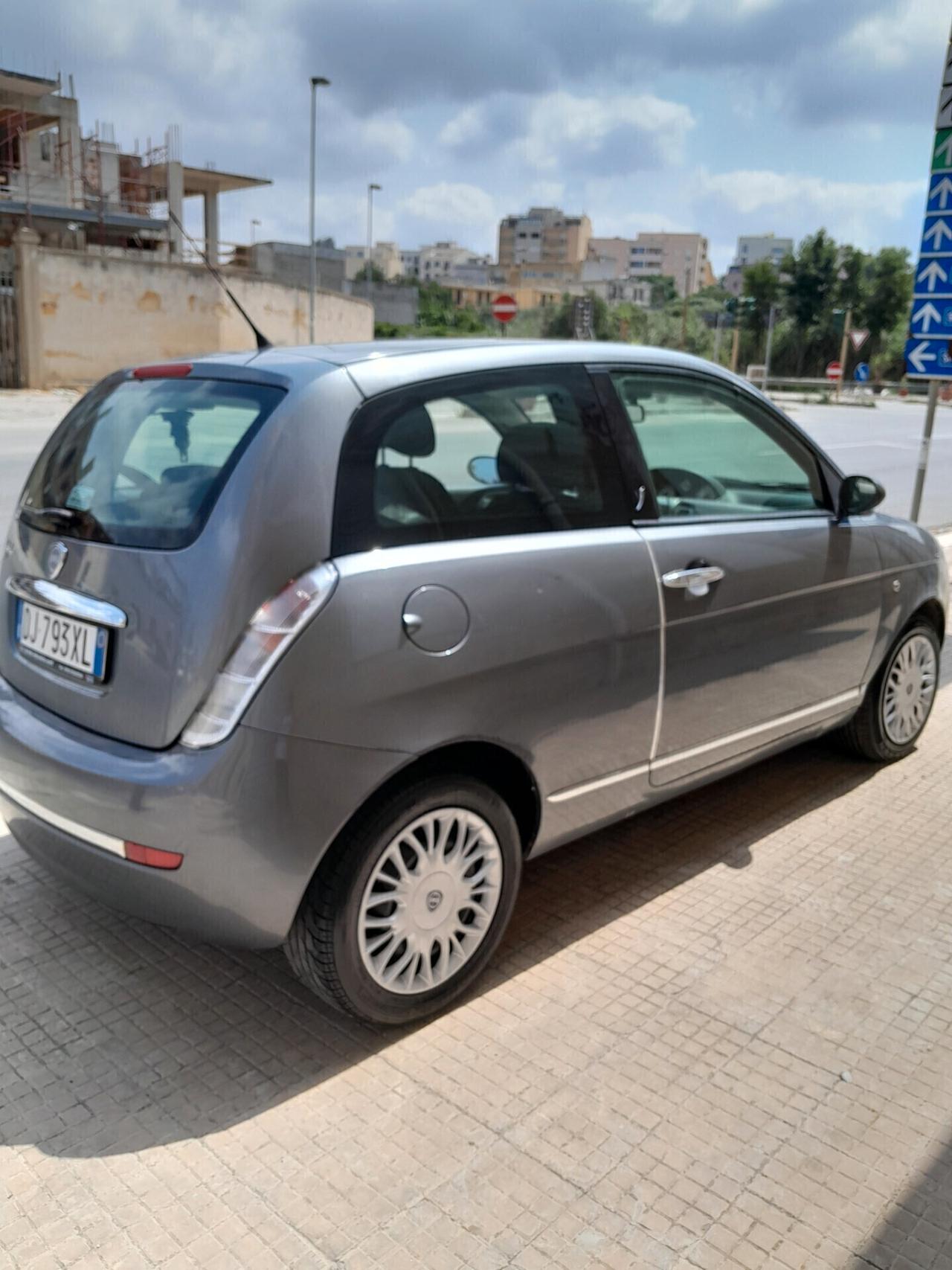 Lancia Ypsilon 1.2 Argento