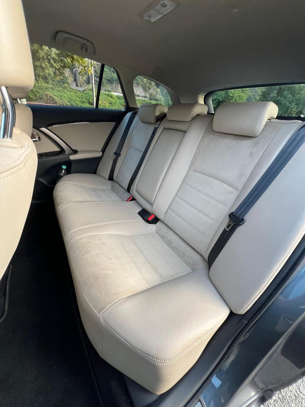 Toyota Avensis 2.2 D-Cat aut. Wagon Style Safety