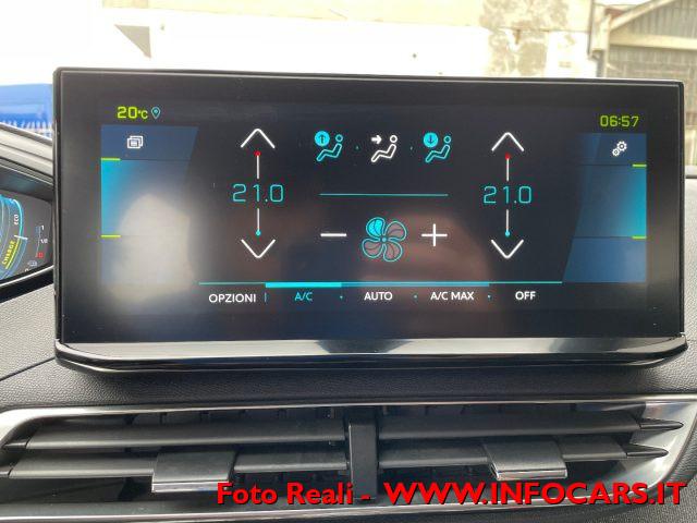 PEUGEOT 3008 Hybrid PHEV 225 e-EAT8 Allure Pack PROMO !!