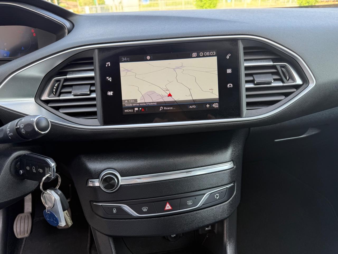 Peugeot 308 Berlina 1.5 130 Cv Bianco perla