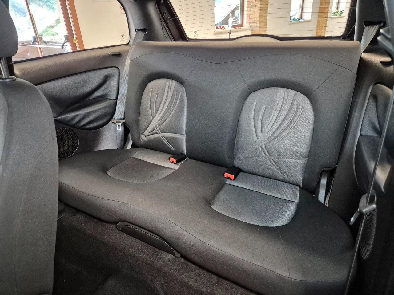 Lancia Ypsilon 1.3 MJT 75 CV Diva
