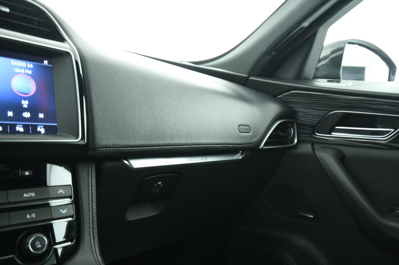 JAGUAR F-Pace 2.0d i4 Portfolio 180cv auto TETTO PANO+CAMERA+APP CONNECT