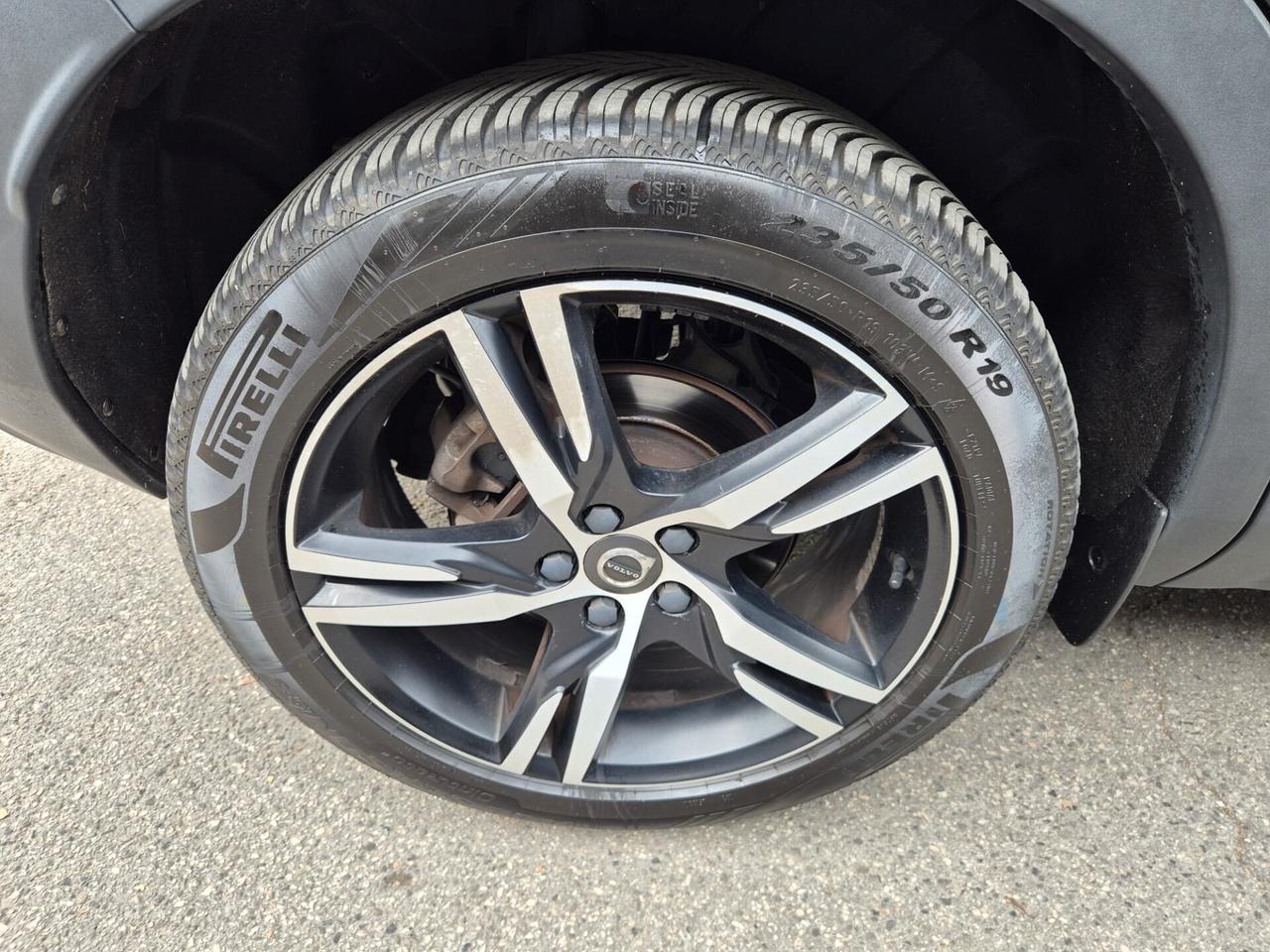 Volvo XC40 D4 AWD Geartronic R-design