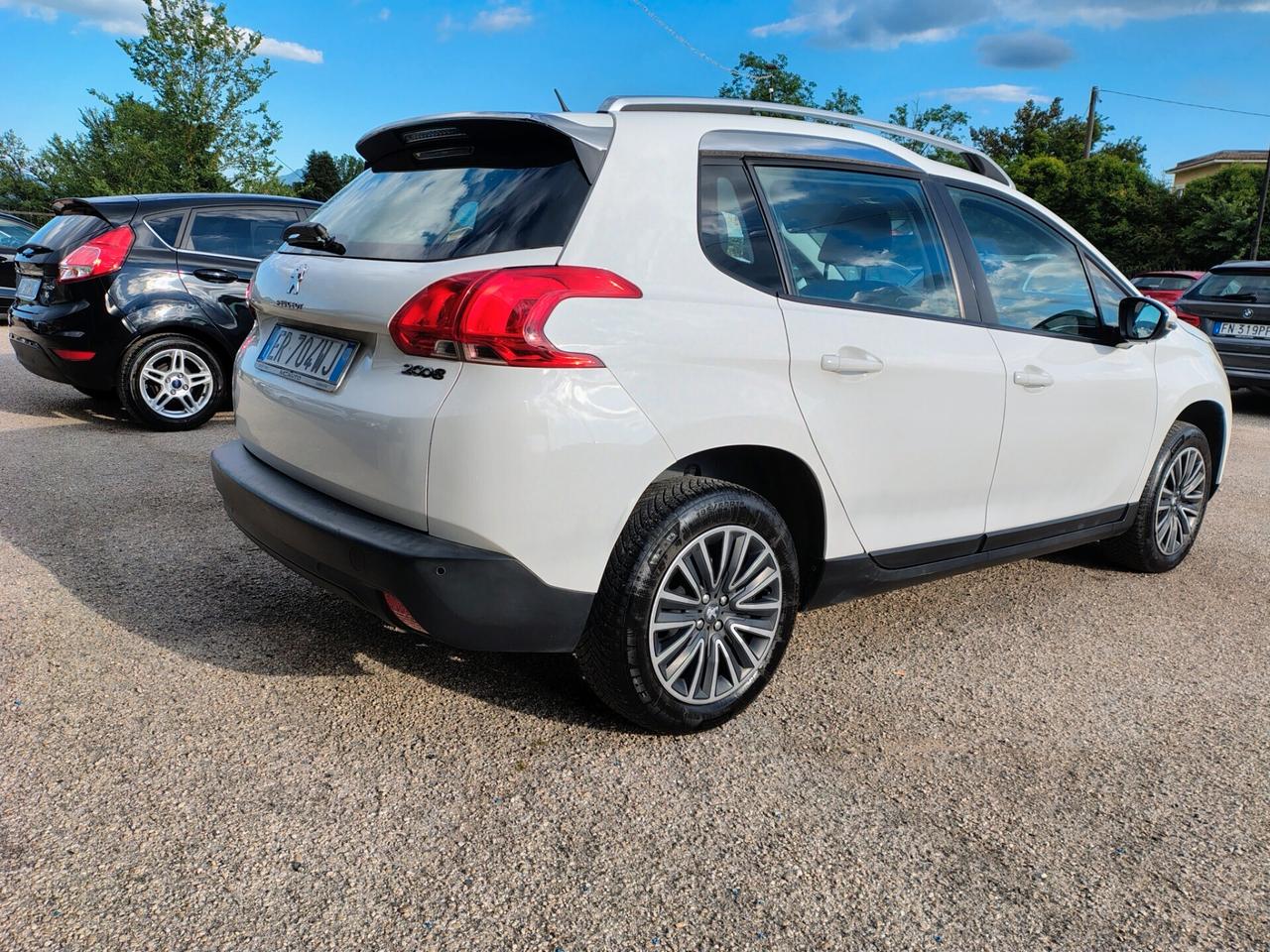 Peugeot 2008 1.2 VTi 82CV Allure