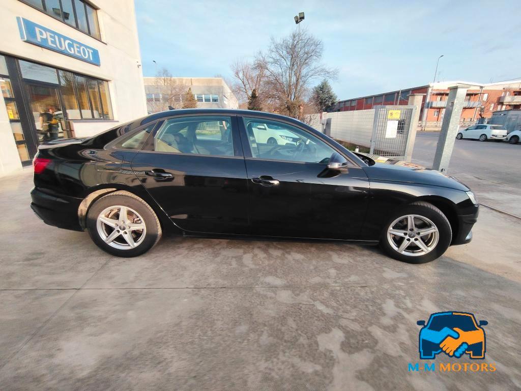 Audi A4 Berlina A4 35 2.0 tfsi mhev Business 150cv s-tronic
