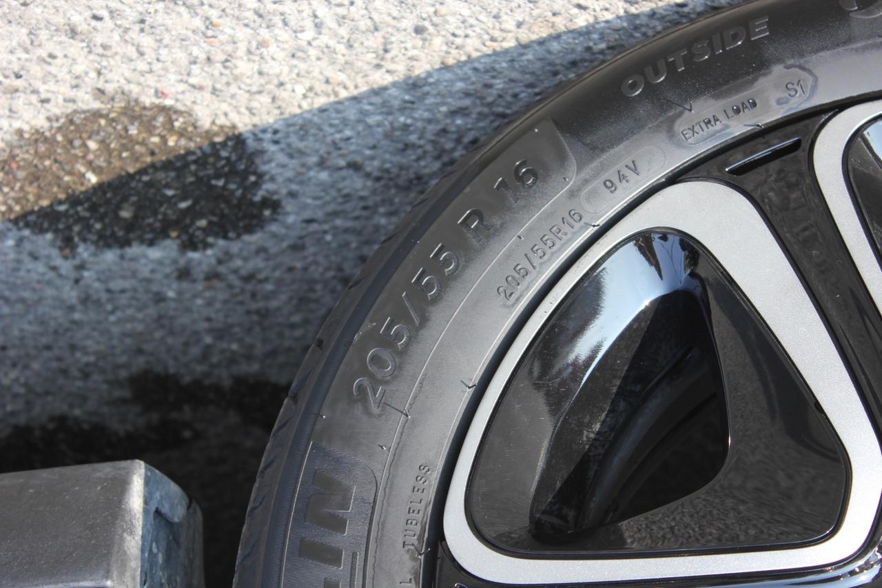 Citroen C3 Shine 1.2 83 CV ANCHE CON TETTO NERO PROMO AUTODOC