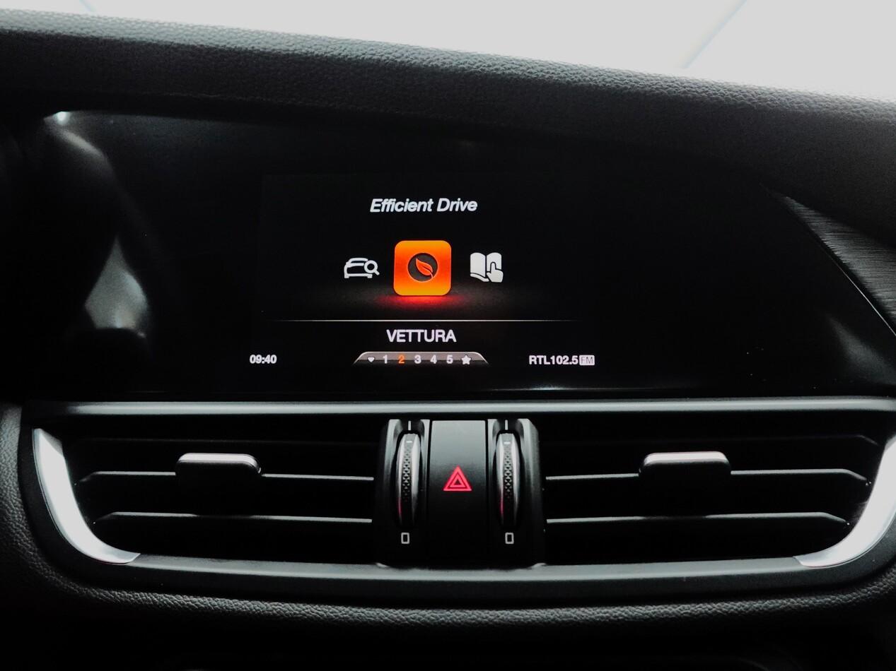 Alfa Romeo Giulia 2.2 MJT 180 CV AT8 SUPER
