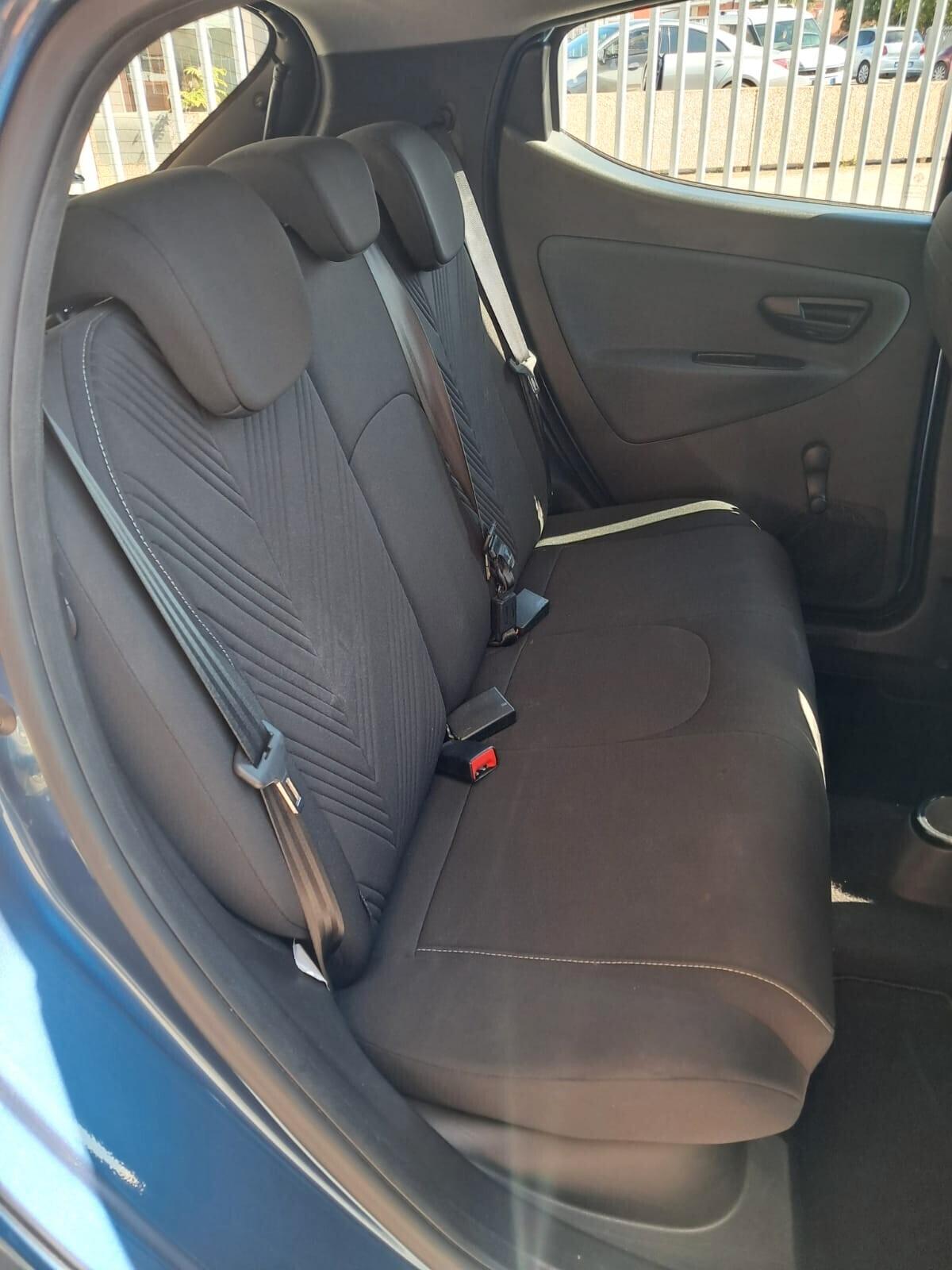 Lancia Ypsilon 1.0 FireFly 5 porte S&S Hybrid Gold