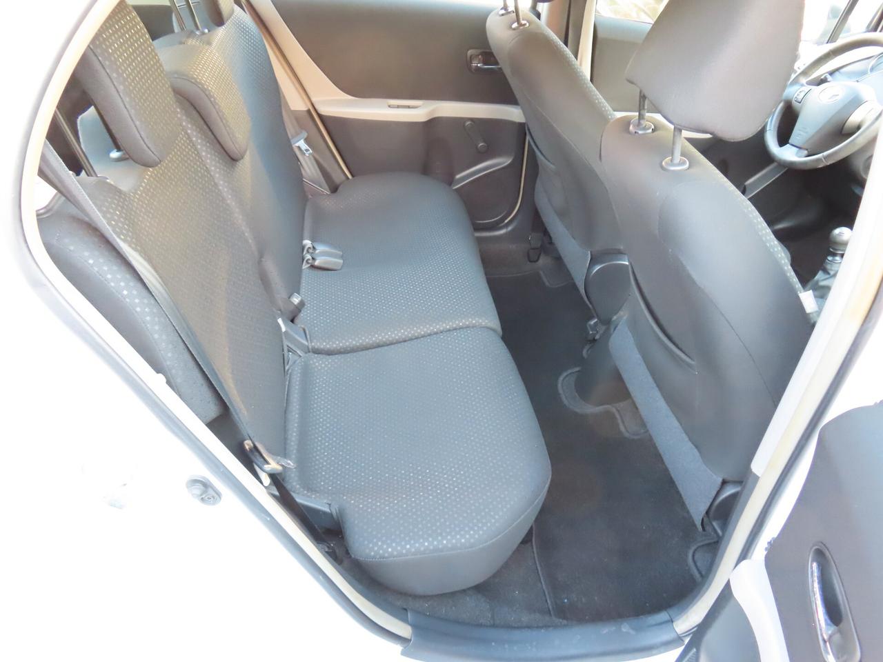 Toyota Yaris 1.3 5 porte Sol 4 CILINDRI 2011