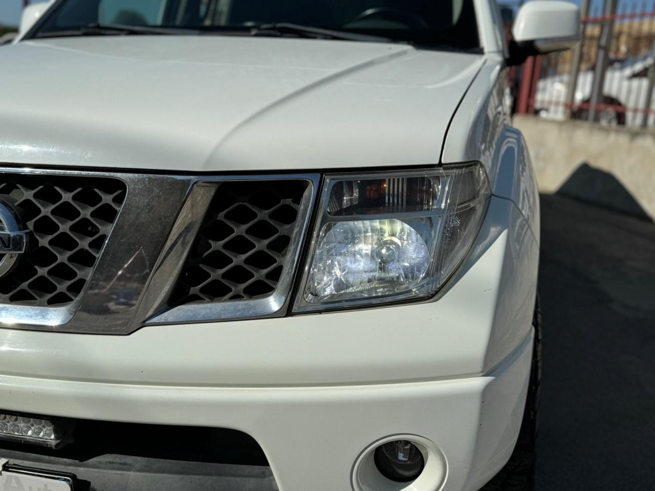 NISSAN NAVARA 2.5 DCI 4WD FULL HARDTOP