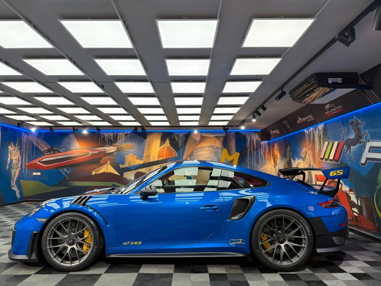 Porsche 911 3.8 GT2 RS (985)