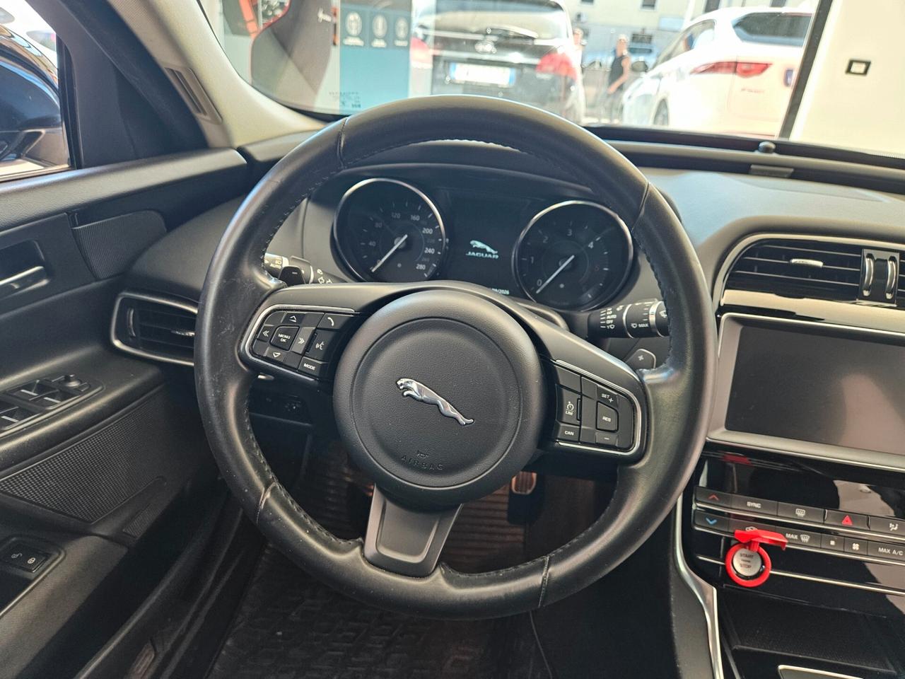 Jaguar XE 2.0 D 180 CV aut. Pure