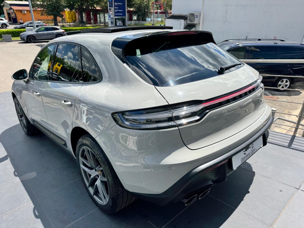 Porsche Macan 2.0 265cv colore gesso tetto uni pro