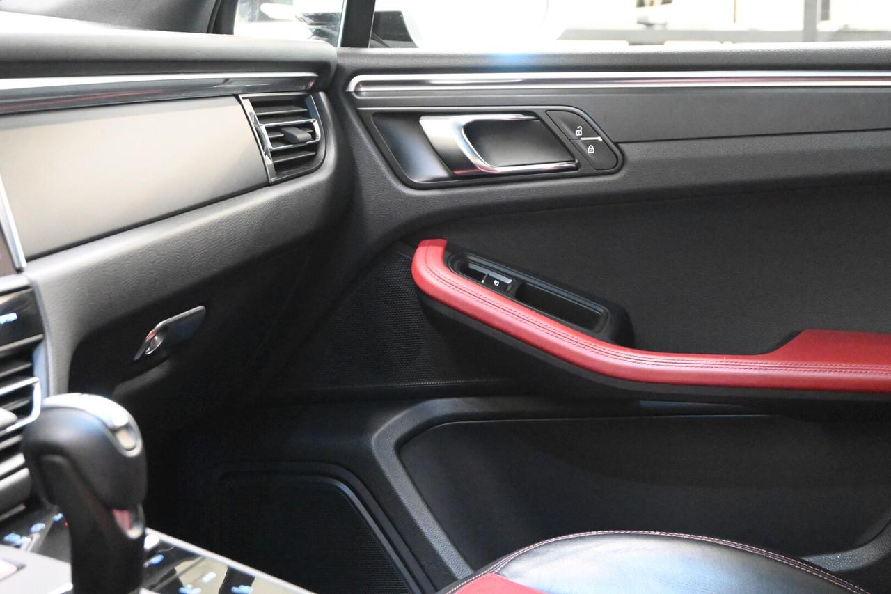 PORSCHE Macan 1ªs. '13-'25 Macan 2.0