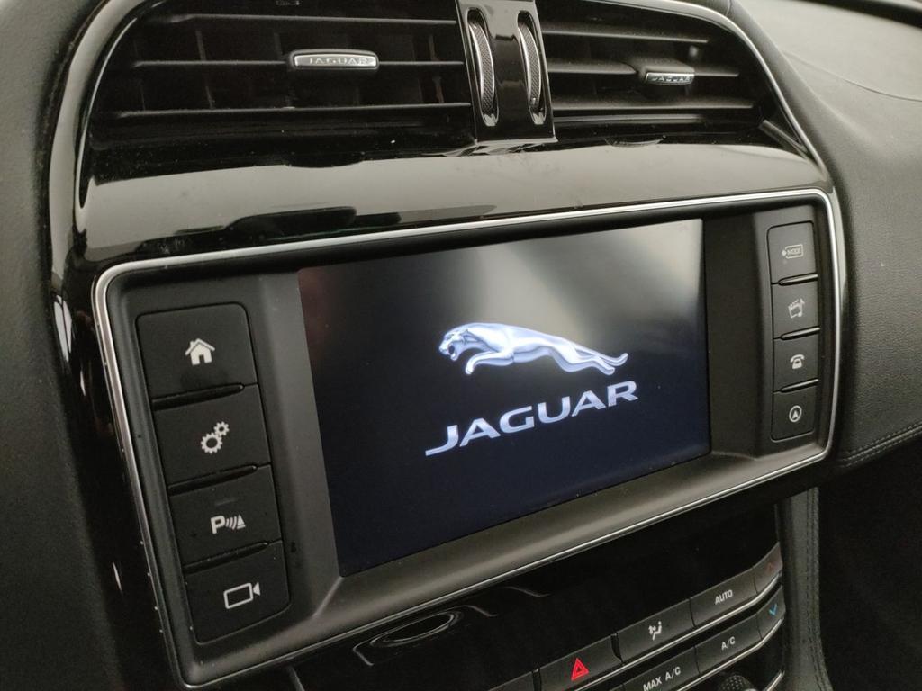 Jaguar F-Pace 2.0 D Portfolio AWD Auto