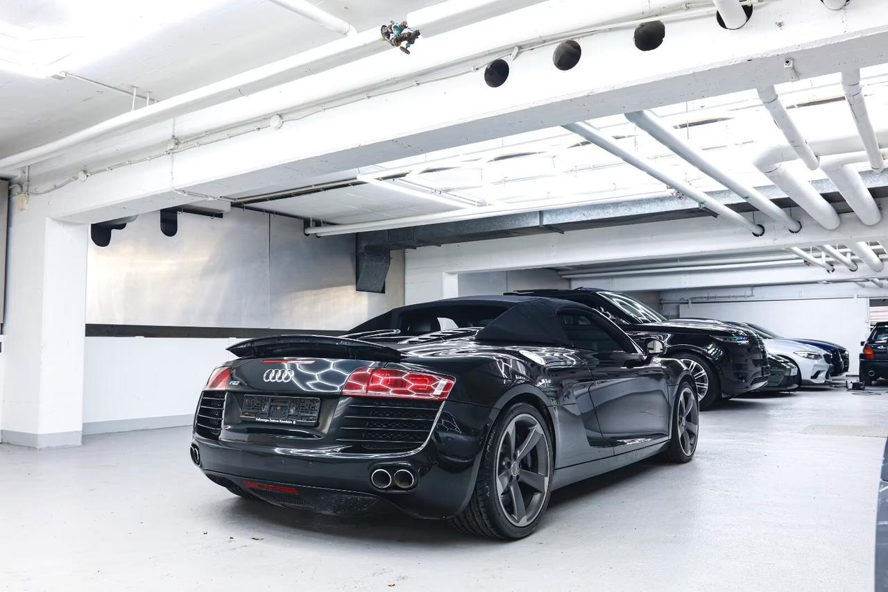 Audi R8 Spyder 4.2 V8 FSI quattro R tronic
