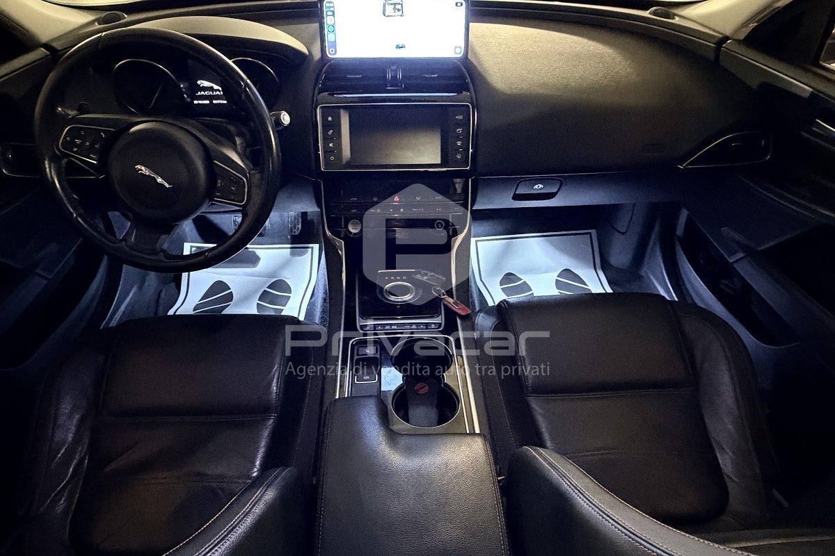 JAGUAR XE 2.0 D Turbo 180CV aut. Pure Business Edition
