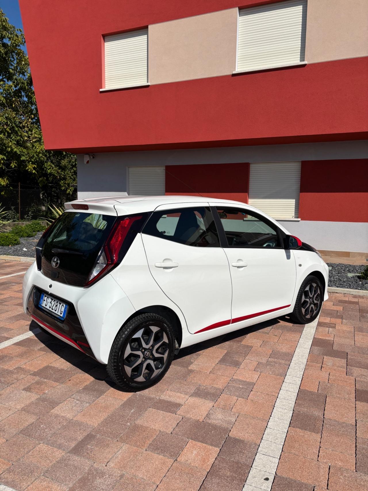 Toyota Aygo 1.0 VVT-i 72 CV 5 porte