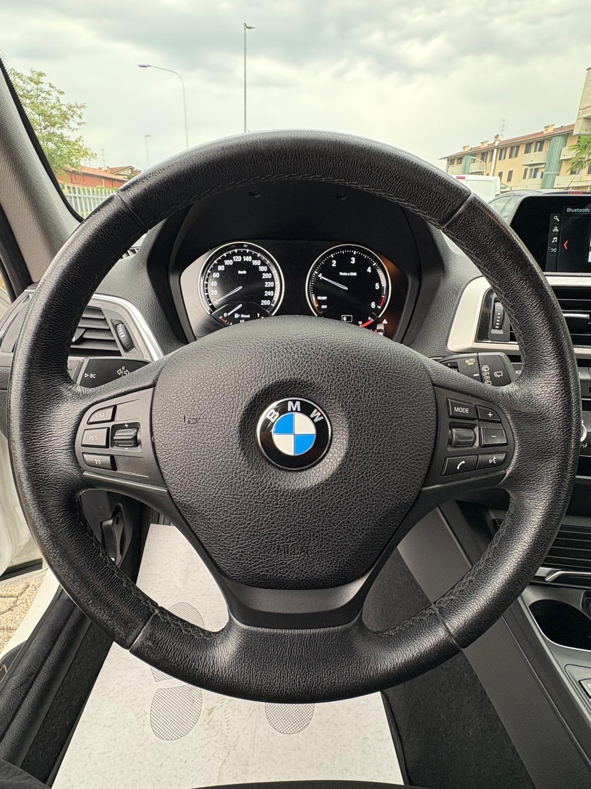 Bmw 114 114d 5p. Urban