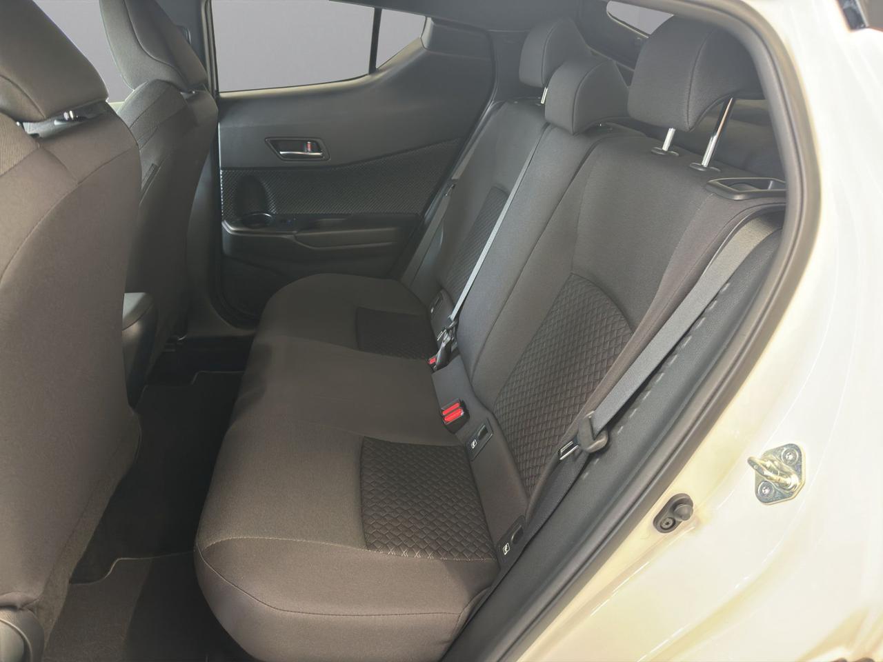 Toyota C-HR 1.8h ACTIVE e-cvt