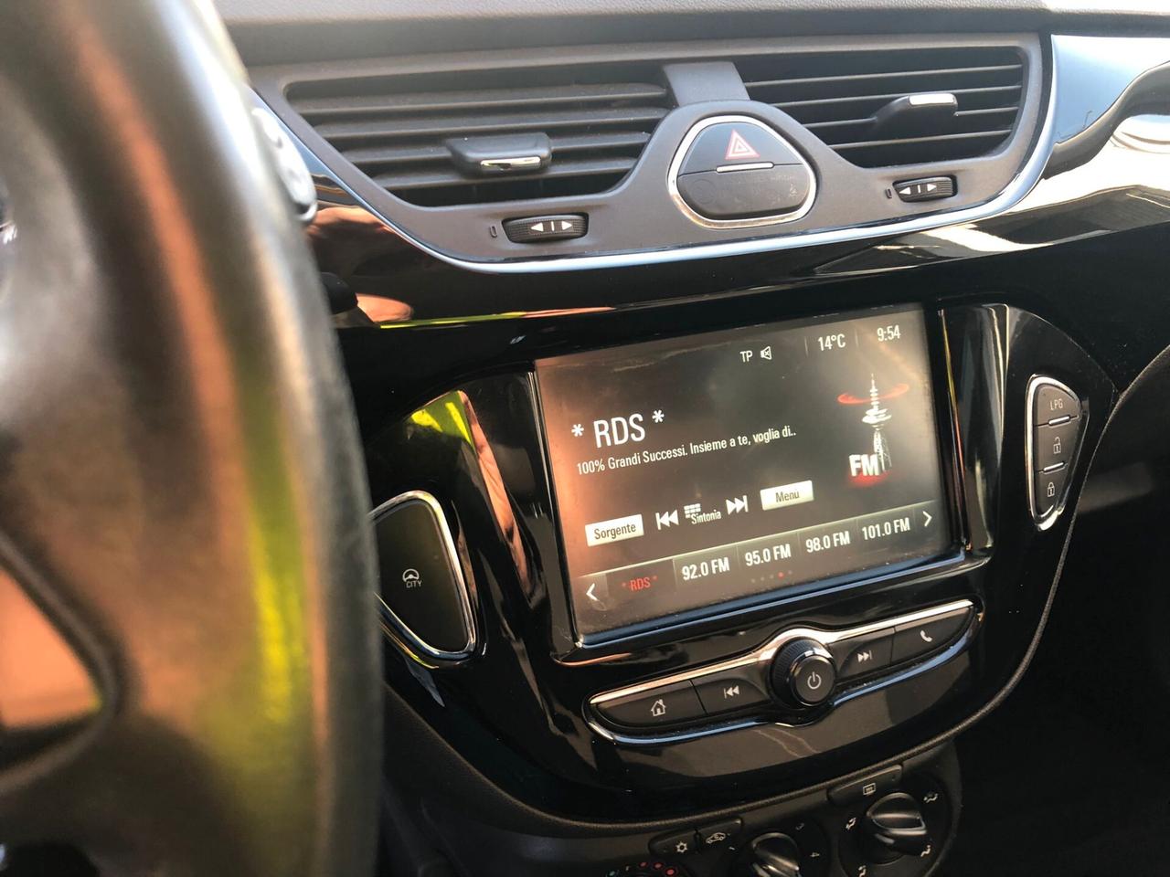 Opel Corsa 1.4 90CV GPL Tech 5 porte Innovation