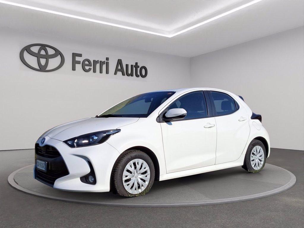 TOYOTA Yaris 1.5h active del 2023