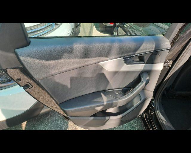 AUDI A4 Avant 40 2.0 tdi Business quattro 190cv s-tronic