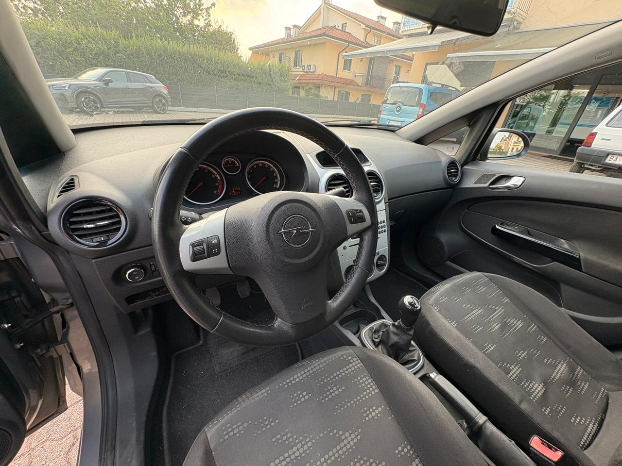OPEL CORSA 1.2 BENZINA UNICA MANO SI A NEOPAT