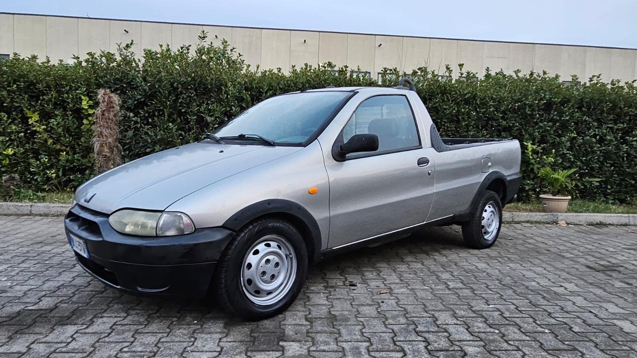 Fiat Strada 1.7 Pick-up Perfetta