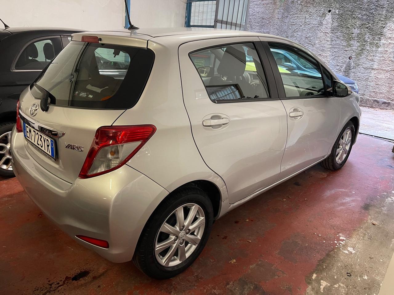 Toyota Yaris 1.3 5 porte Lounge