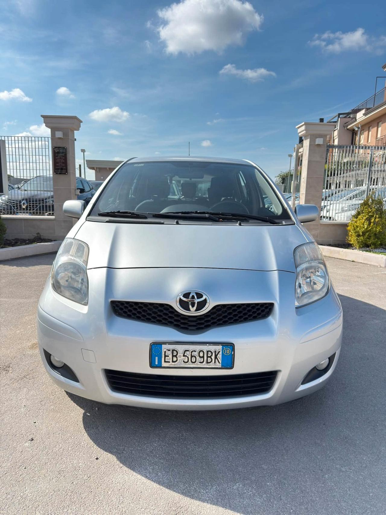 Toyota Yaris 1.3 5 porte Sol