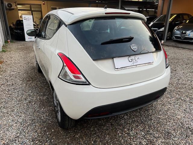 Lancia Ypsilon 1.2 69 CV 5 porte S&S Platinum