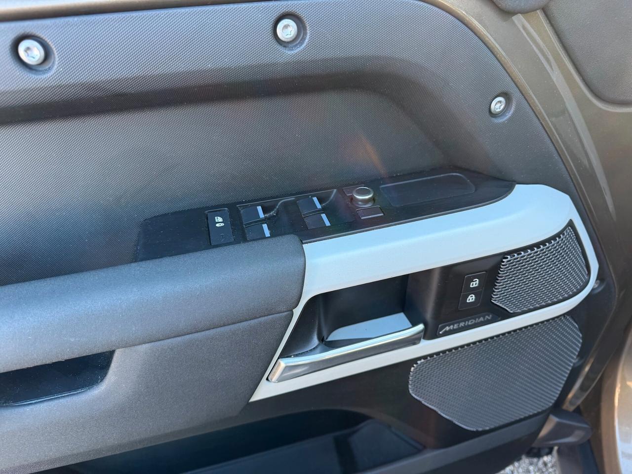 Land Rover Defender 110 2.0 SD4 AWD Auto S , 7 posti Tettuccio Motore nuovo