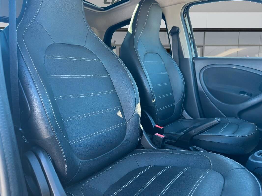 Smart Forfour 1.0 Youngster 71cv AUTOM E TETTO PANORAMICO