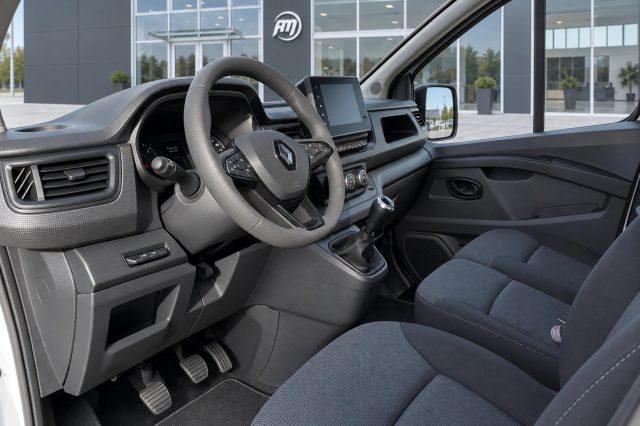 RENAULT Trafic L1H1 150 6 POSTI