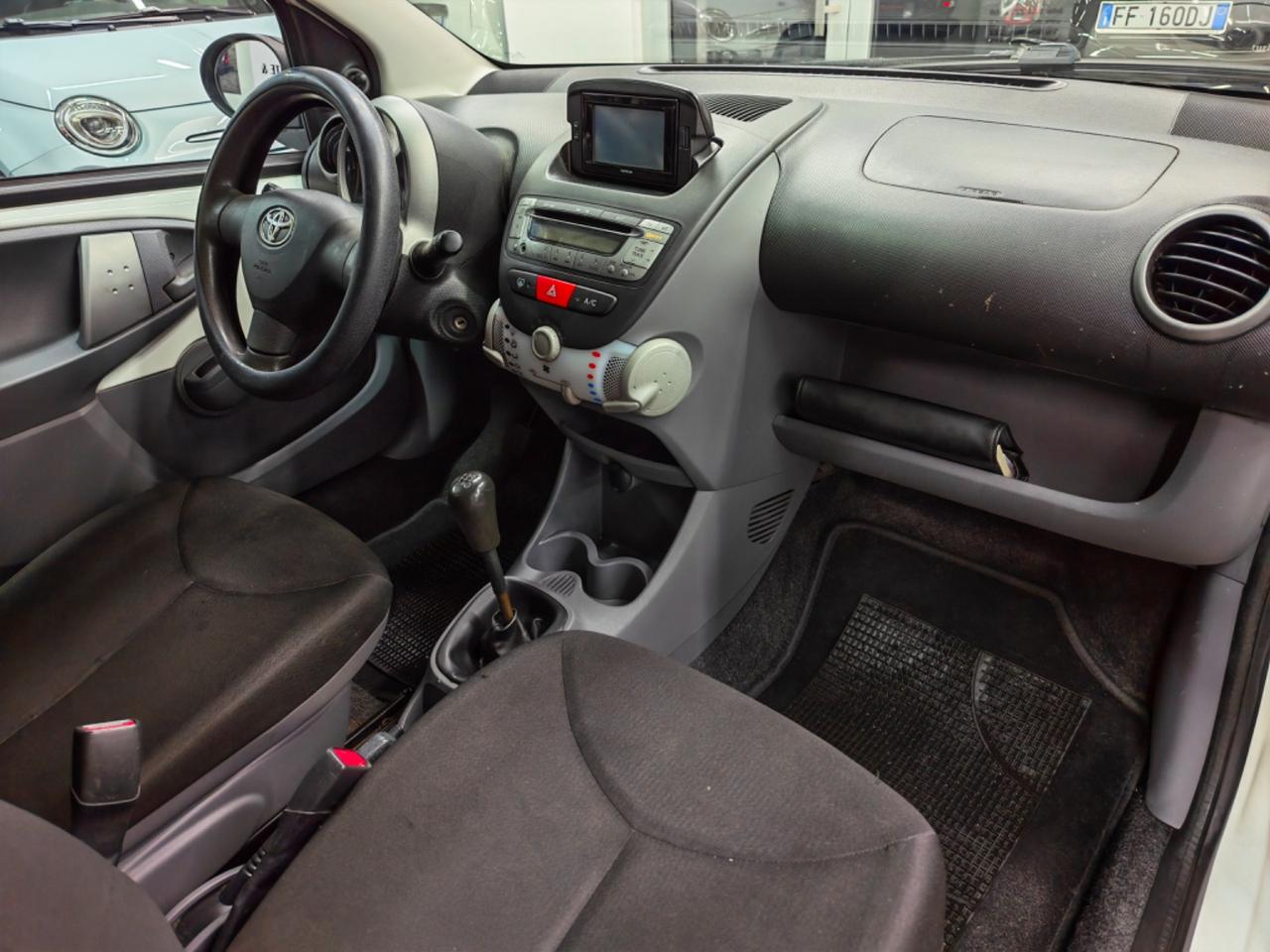 Toyota Aygo 1.0 12V VVT-i 5 porte Sol Connect