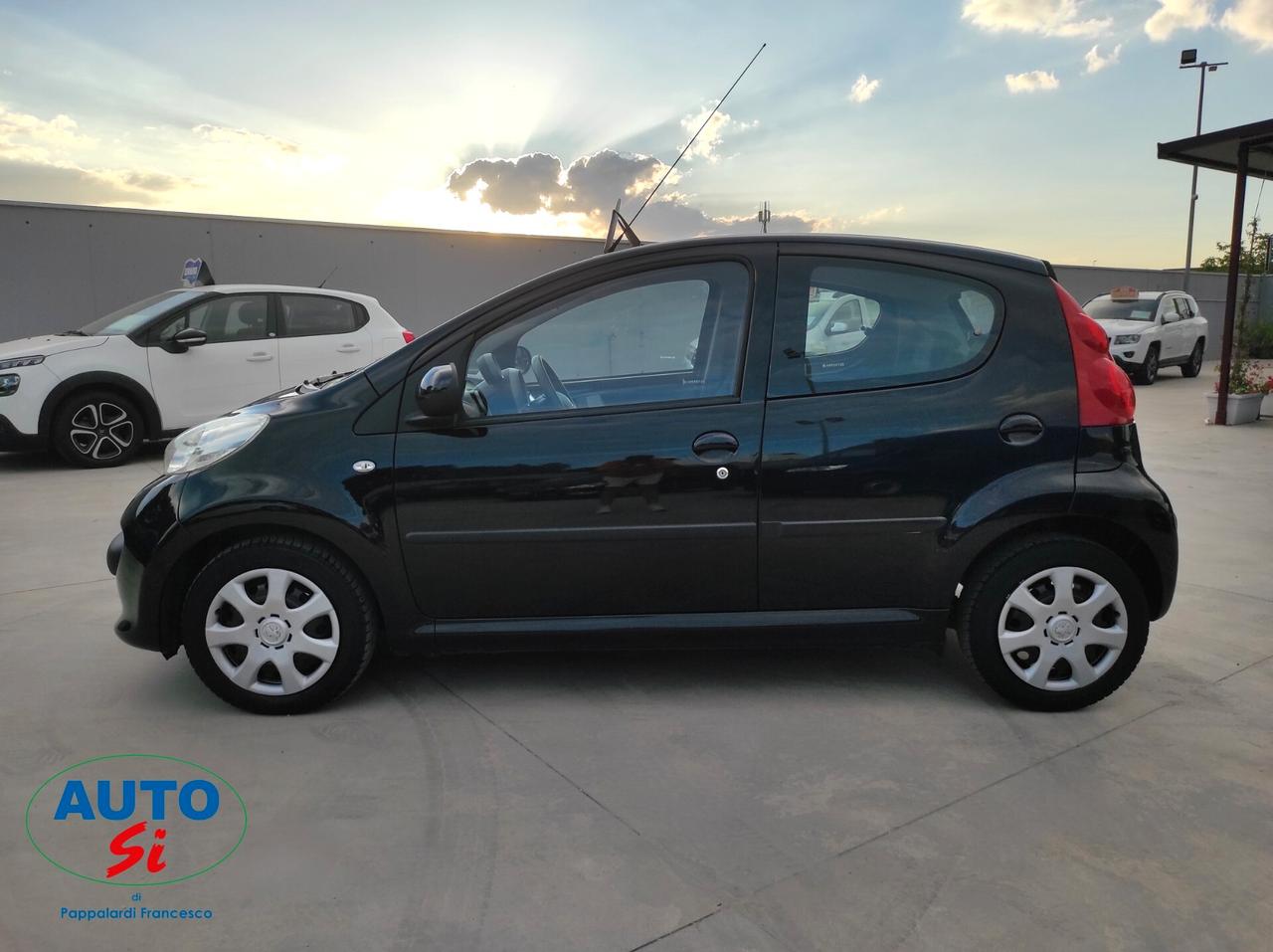 Peugeot 107 1.0 Benzina - 68cv NEOPATENTATI