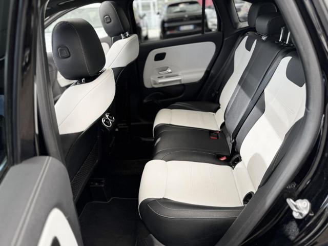 MERCEDES-BENZ GLA 200 d Premium AMG (Night Pack/Tetto Pan./Full Led)