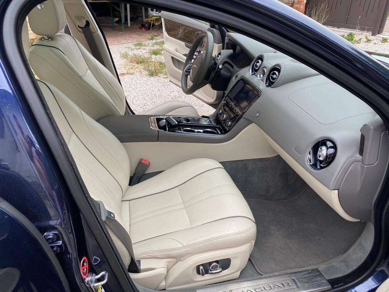 Jaguar XJ 3.0D V6 300 CV Premium Luxury