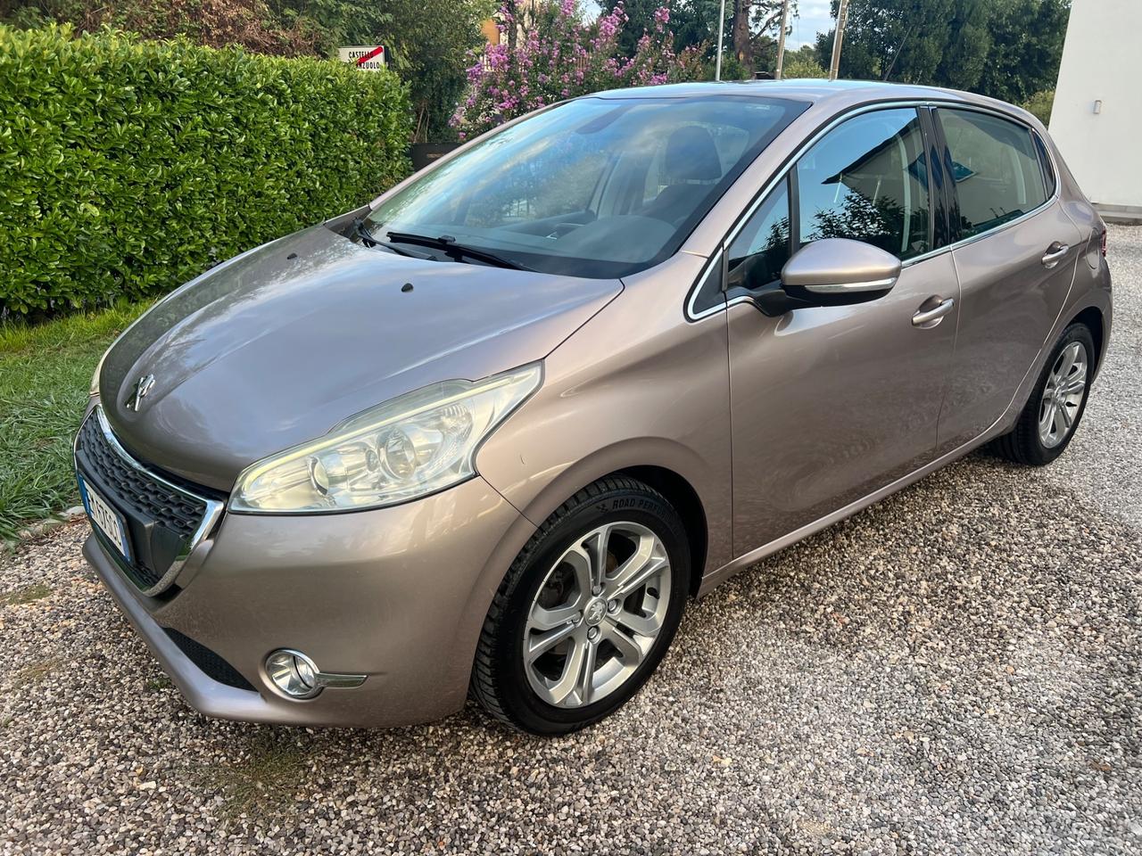 Peugeot 208 1.4 HDi neopatentati