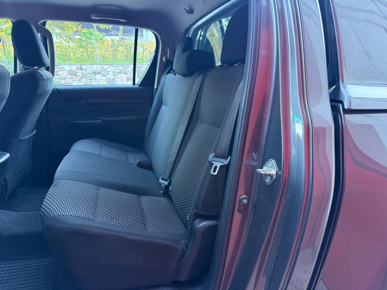 Toyota Hilux 2.4 D-4D 4WD 4 porte Double Cab Executive