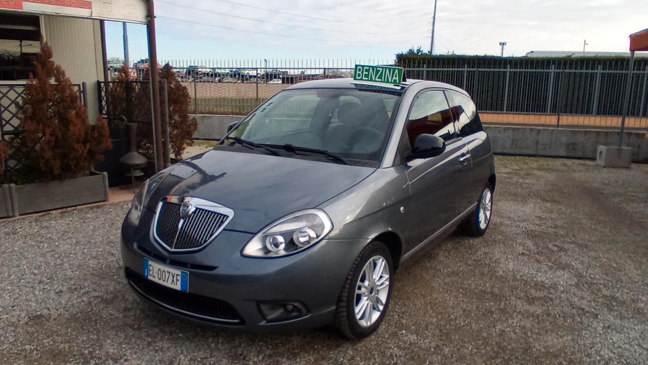 Lancia Ypsilon 1.2 69 CV Unyca 3p Adatta a Neopatentati